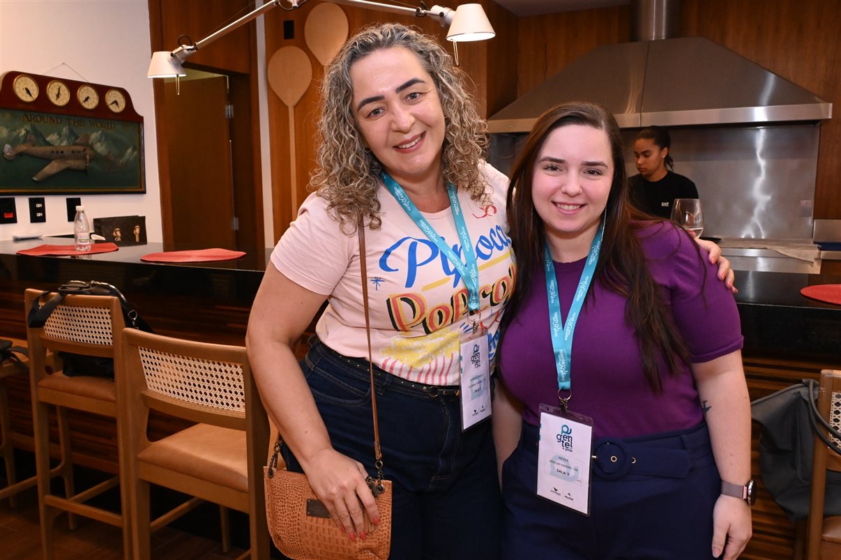 Mario Borges, da R11, entre equipes da Ancoradouro e Mondiale