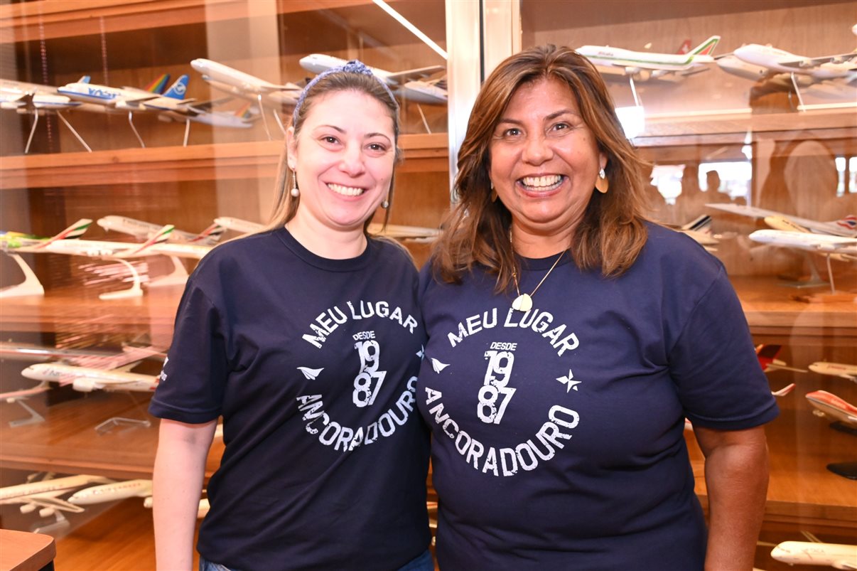 Mario Borges, da R11, entre equipes da Ancoradouro e Mondiale