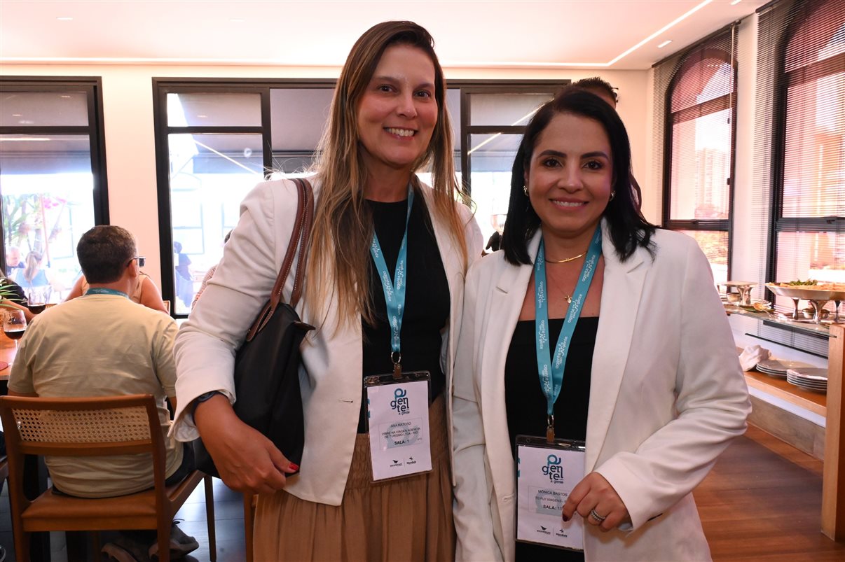 Mario Borges, da R11, entre equipes da Ancoradouro e Mondiale