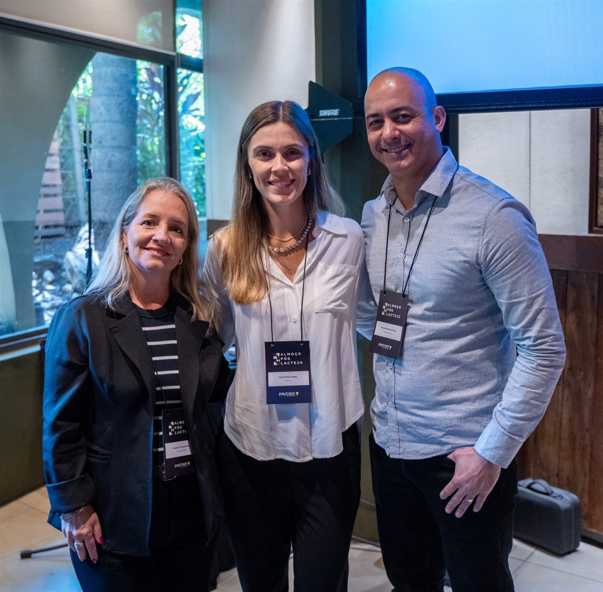 Cibeli Oliveira e Pedro Góes, da Paytrack, com Luana Nogueira, da Alagev