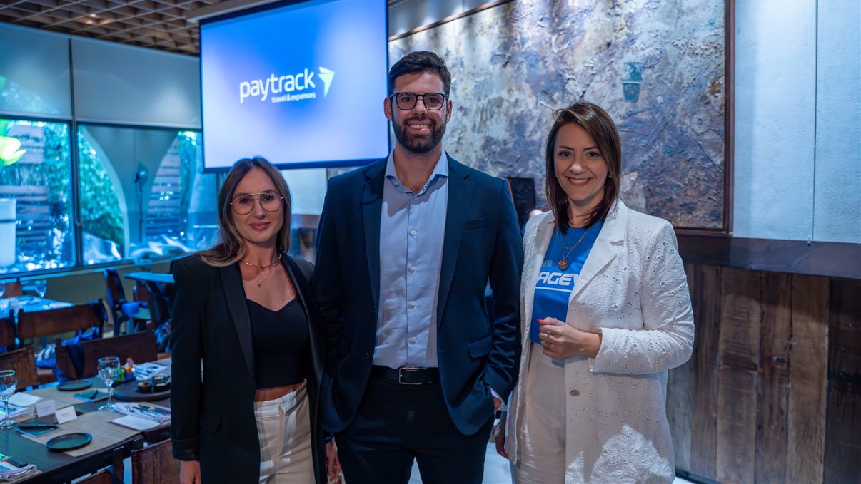 Cibeli Oliveira e Pedro Góes, da Paytrack, com Luana Nogueira, da Alagev