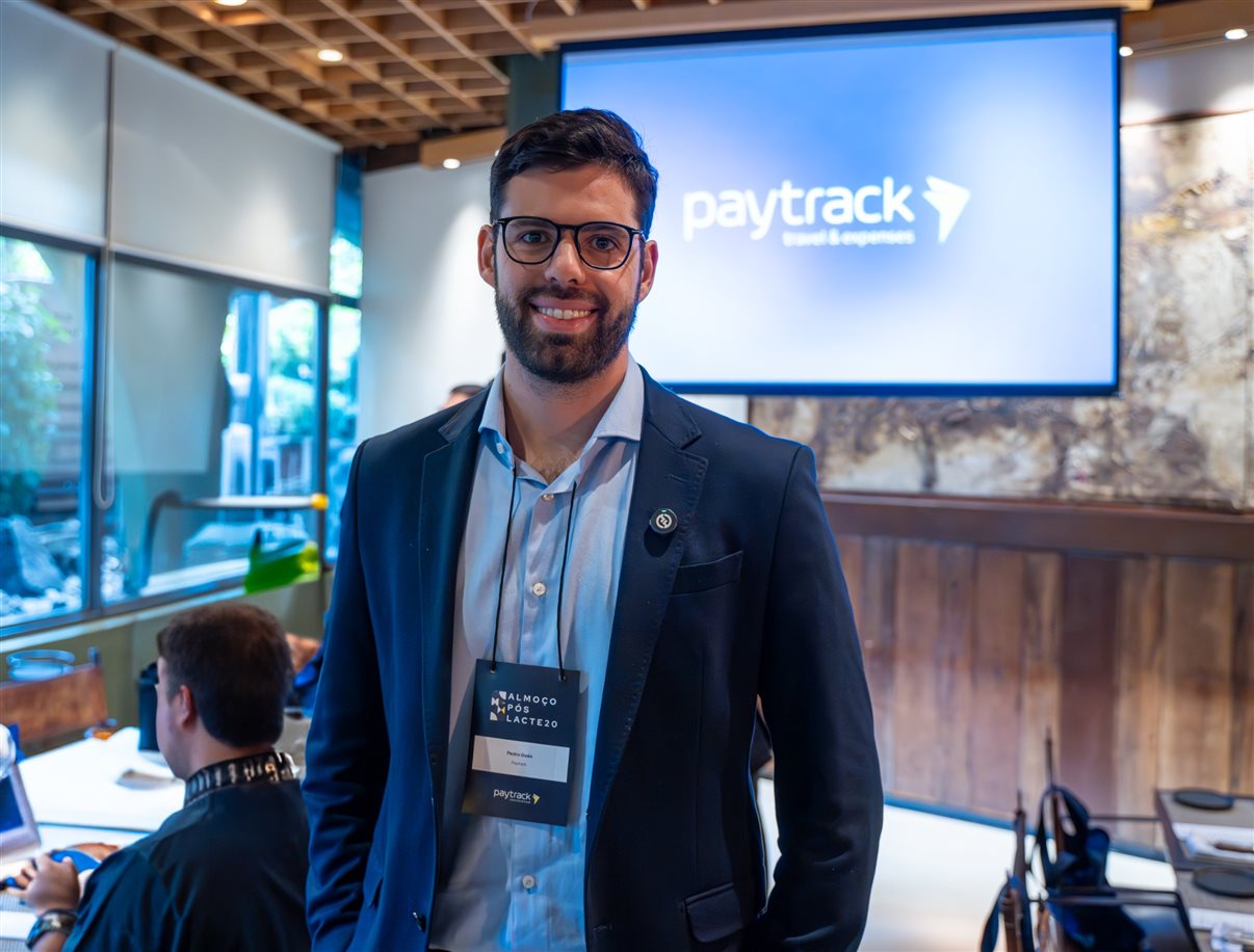 Cibeli Oliveira e Pedro Góes, da Paytrack, com Luana Nogueira, da Alagev