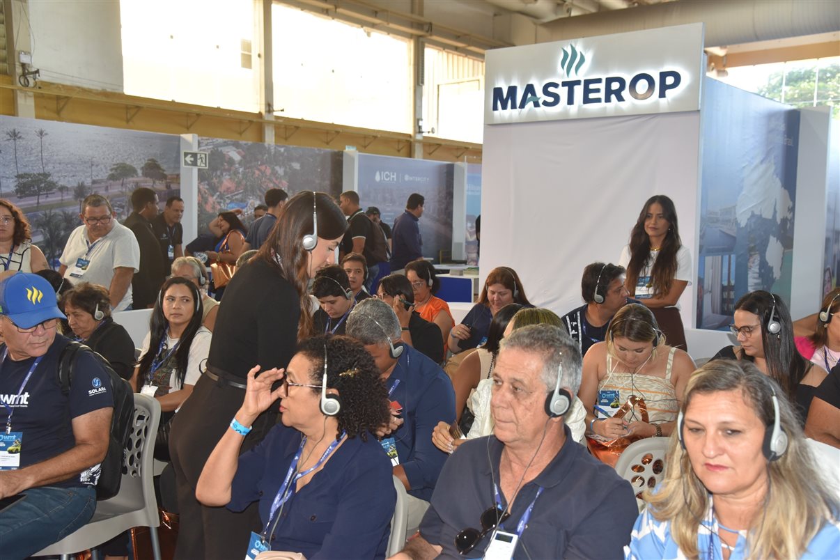Ferdinando Lucena e Allan Sales (PBtur) com Ana Carolina Feitosa e Artur Nascimento (Masterop)