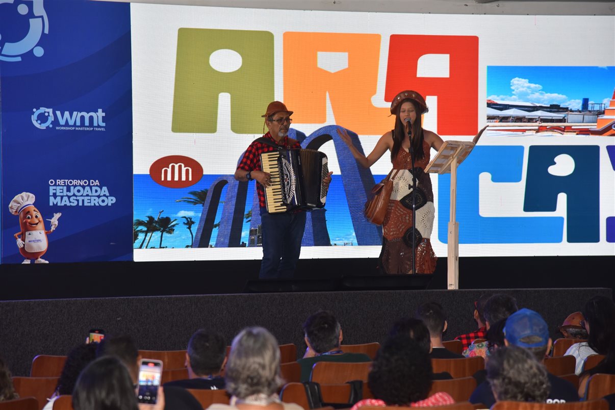 Ferdinando Lucena e Allan Sales (PBtur) com Ana Carolina Feitosa e Artur Nascimento (Masterop)