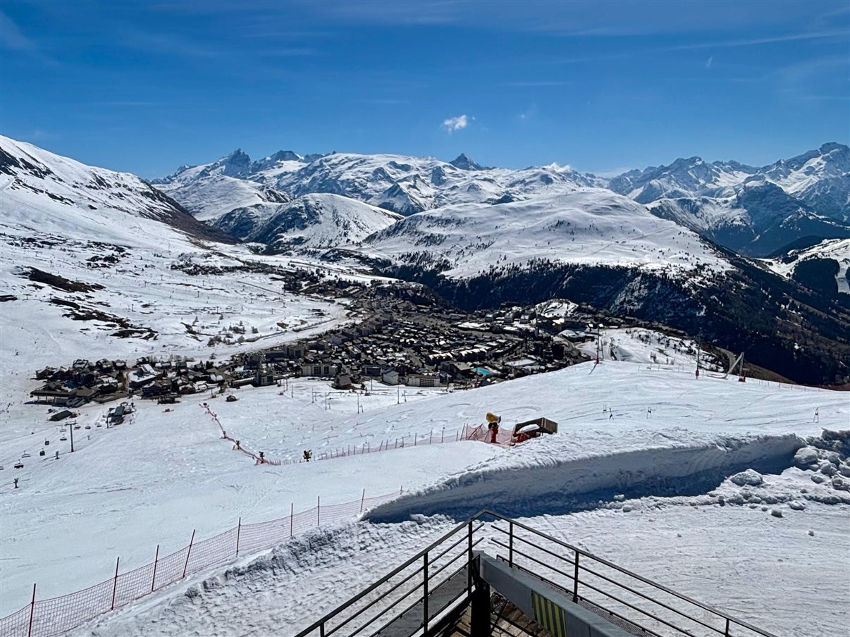 Vanessa Michy, do Turismo de Auvergne-Rhône-Alpes, em Alpe d’Huez