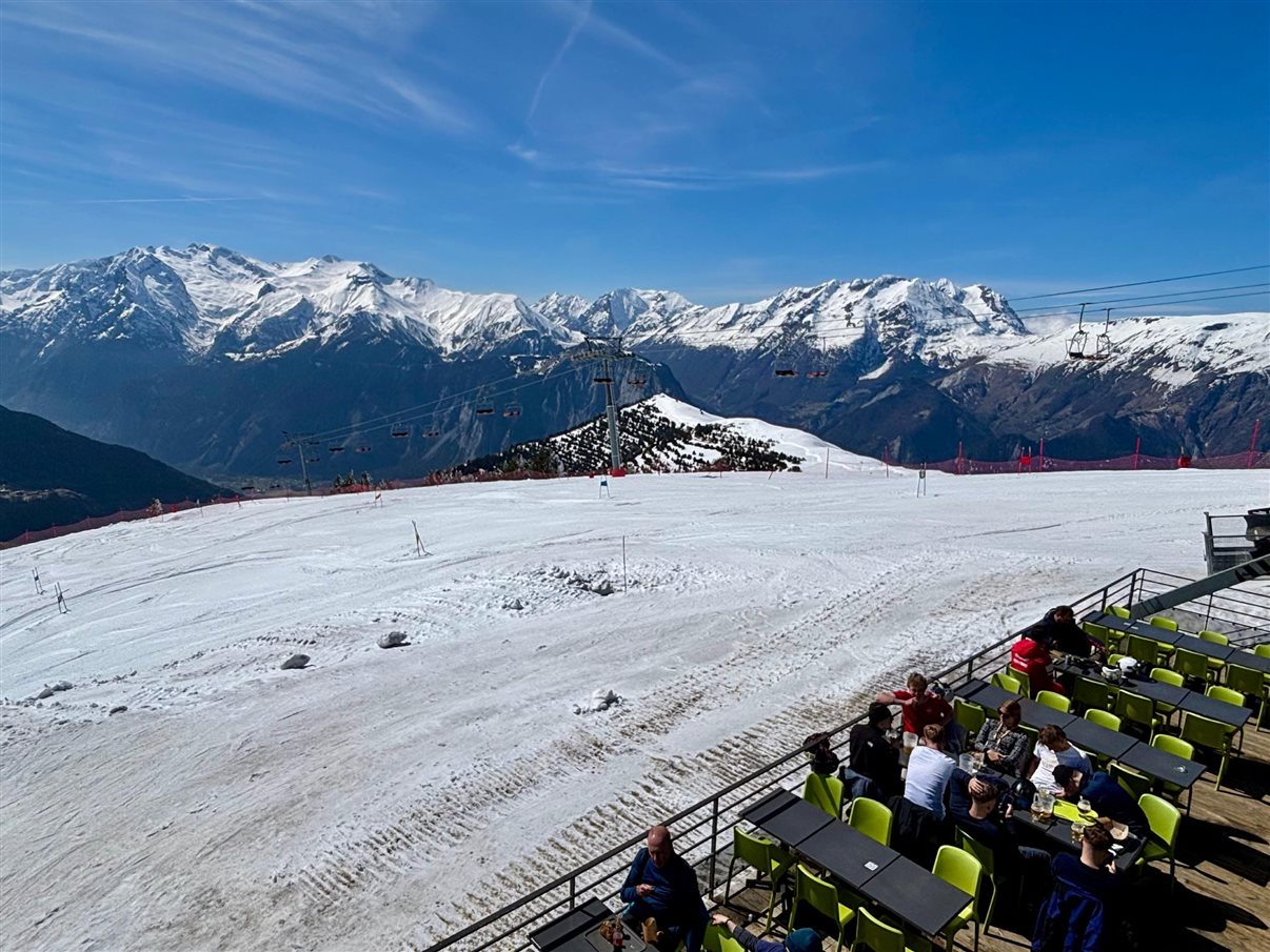 Vanessa Michy, do Turismo de Auvergne-Rhône-Alpes, em Alpe d’Huez