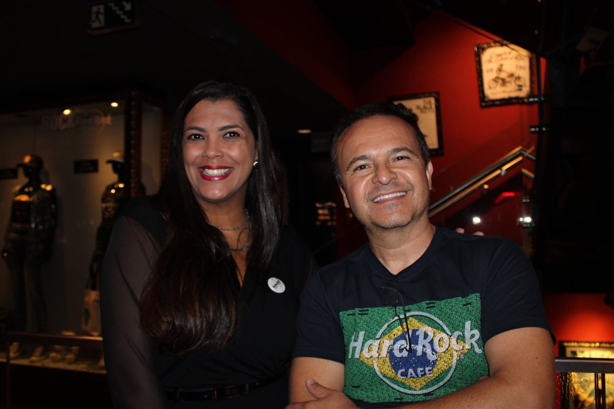 Tati Bertaiolli, da Viagens Fabulosas, e Gilber Cruz, da Rota Dos Ventos