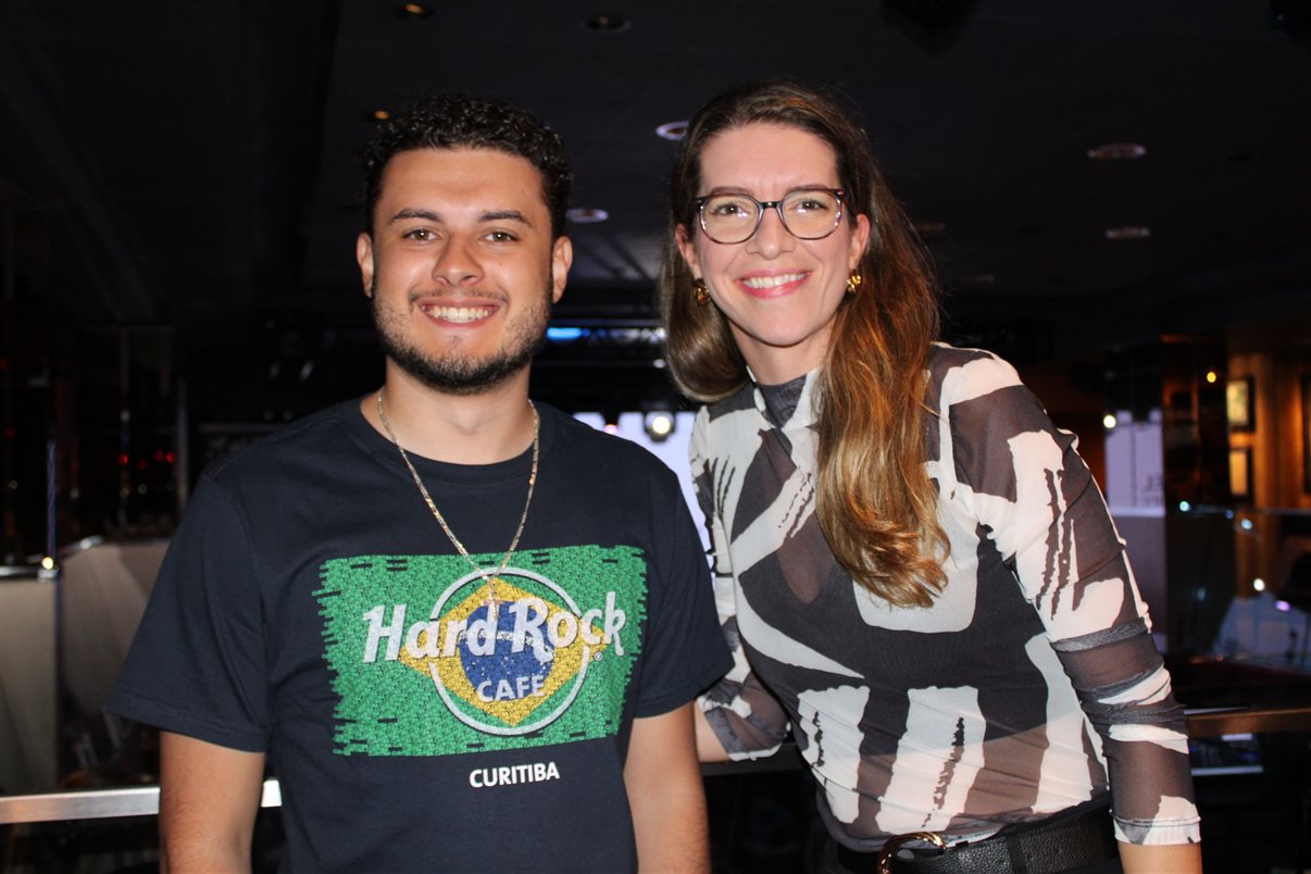 Tati Bertaiolli, da Viagens Fabulosas, e Gilber Cruz, da Rota Dos Ventos