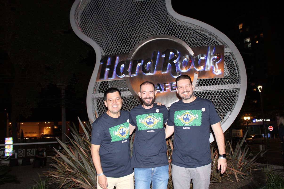 Tati Bertaiolli, da Viagens Fabulosas, e Gilber Cruz, da Rota Dos Ventos