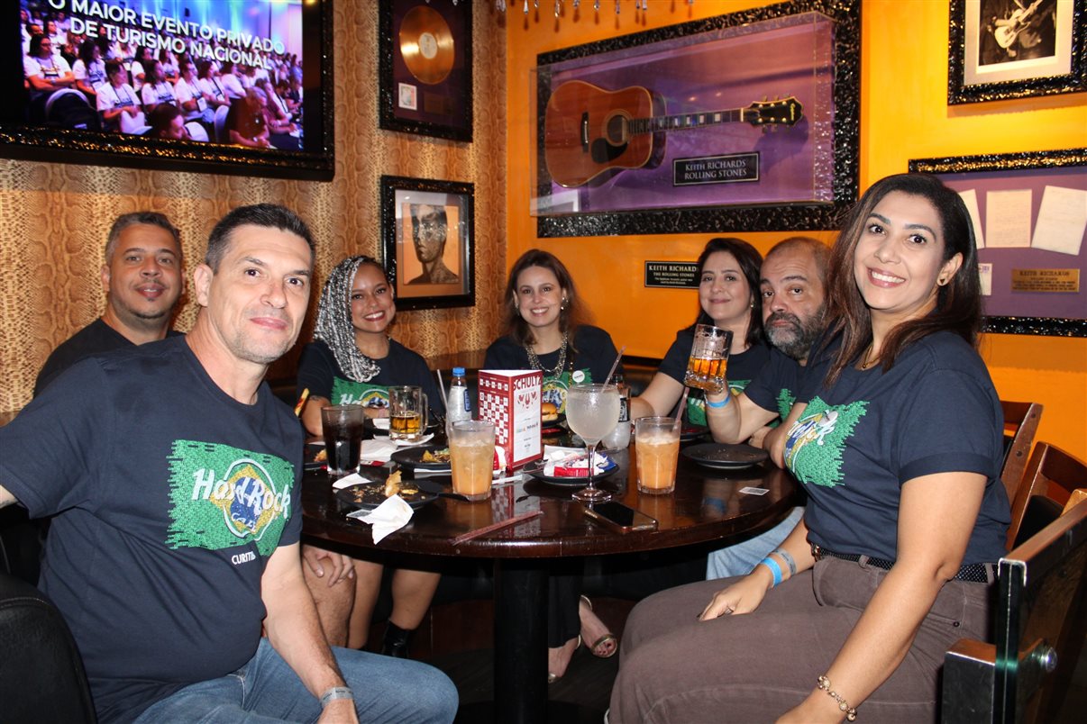 Tati Bertaiolli, da Viagens Fabulosas, e Gilber Cruz, da Rota Dos Ventos