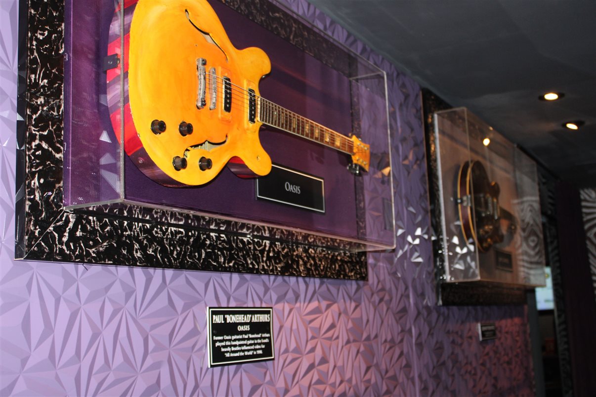 Tati Bertaiolli, da Viagens Fabulosas, e Gilber Cruz, da Rota Dos Ventos