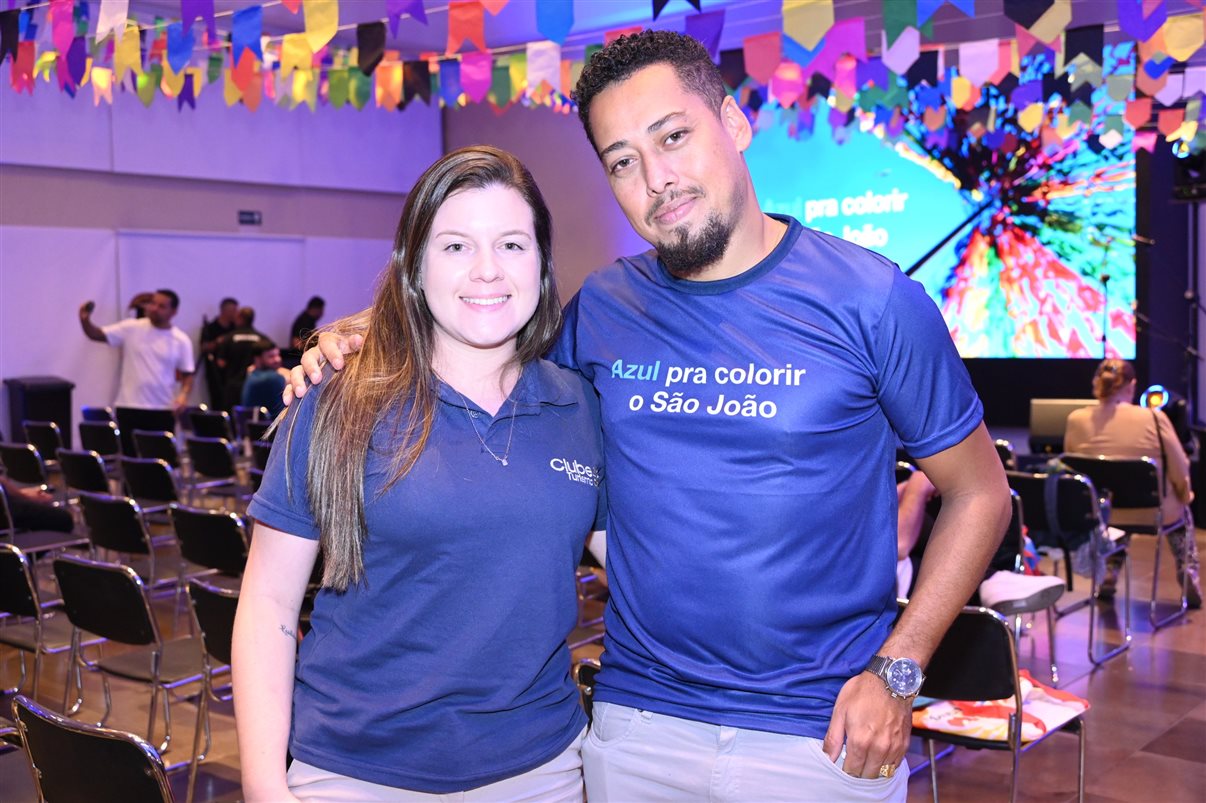 Carmen Mascia, da Luck Receptivo, entre Vanessa Cunha, Thatiana Martins e  Alexandre Cequetin, da Azul