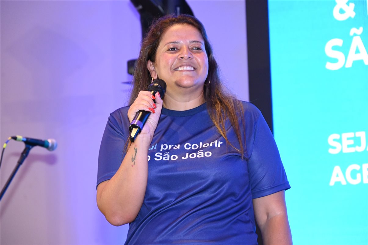 Carmen Mascia, da Luck Receptivo, entre Vanessa Cunha, Thatiana Martins e  Alexandre Cequetin, da Azul