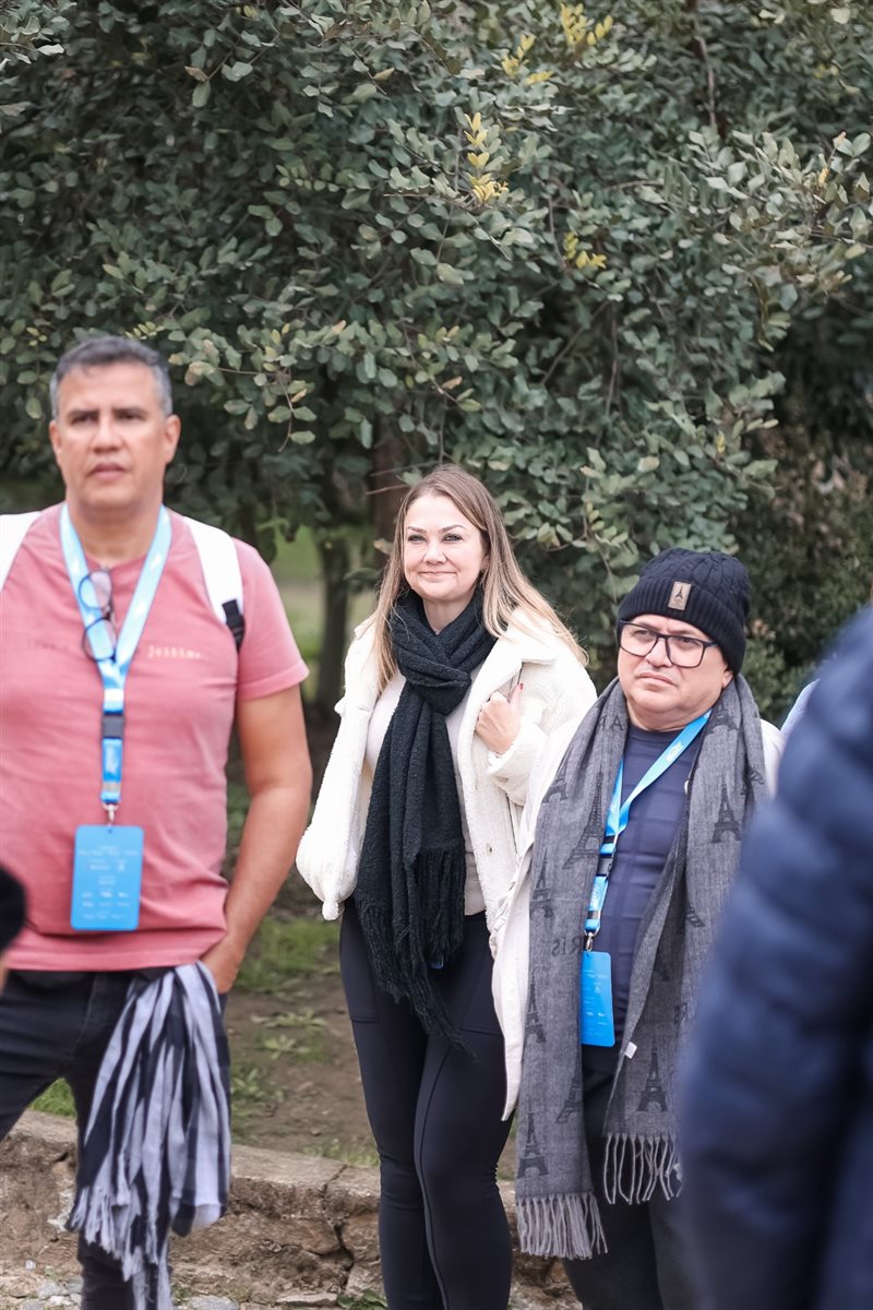 Bruno Heleno, da Trend, com Leandro Lima, da Império das Passagens, Sâmara Silva, da Tilevo Turismo, Emily Duarte, da Infinity, e Wallace Alvo, da Viagens e Turismo