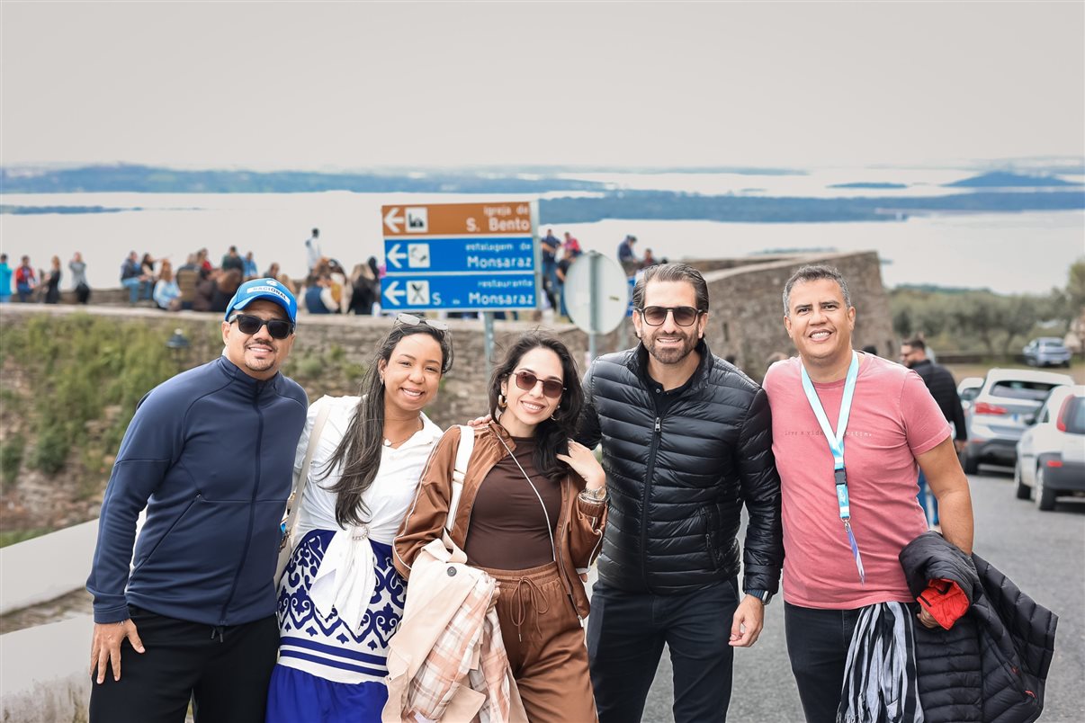 Bruno Heleno, da Trend, com Leandro Lima, da Império das Passagens, Sâmara Silva, da Tilevo Turismo, Emily Duarte, da Infinity, e Wallace Alvo, da Viagens e Turismo