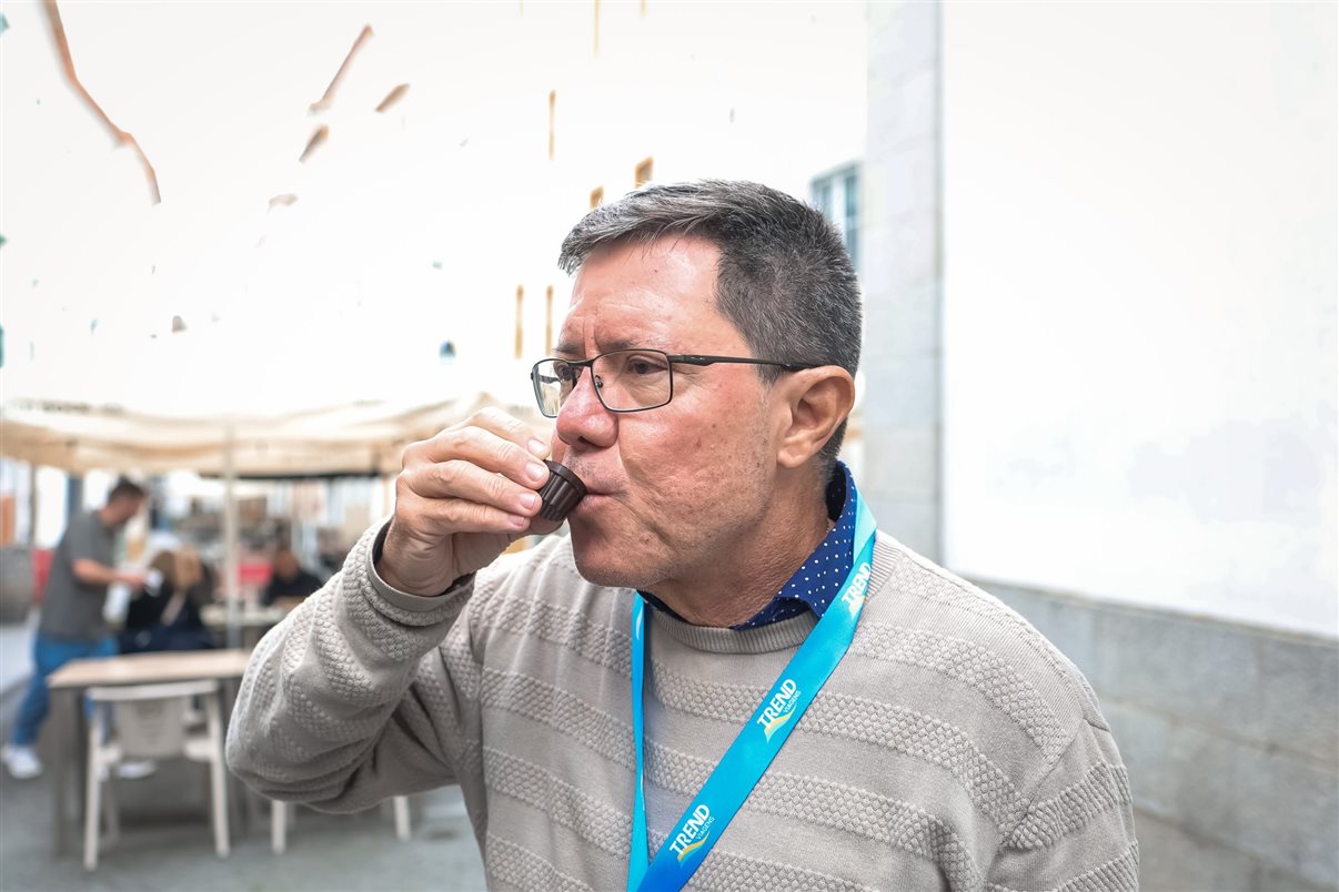Bruno Heleno, da Trend, com Leandro Lima, da Império das Passagens, Sâmara Silva, da Tilevo Turismo, Emily Duarte, da Infinity, e Wallace Alvo, da Viagens e Turismo