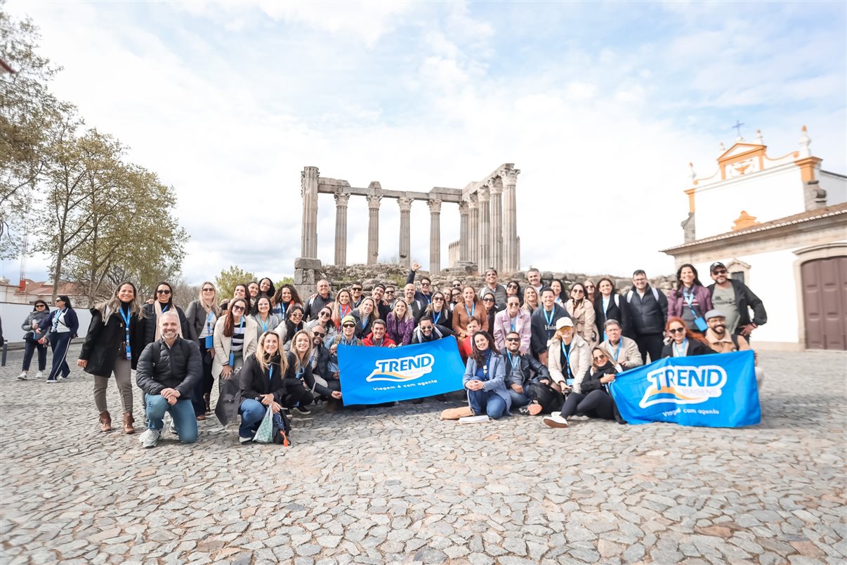 Bruno Heleno, da Trend, com Leandro Lima, da Império das Passagens, Sâmara Silva, da Tilevo Turismo, Emily Duarte, da Infinity, e Wallace Alvo, da Viagens e Turismo