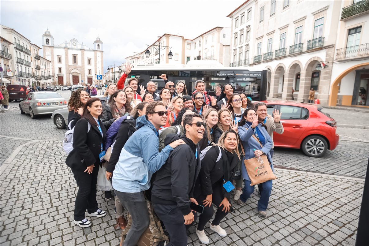 Bruno Heleno, da Trend, com Leandro Lima, da Império das Passagens, Sâmara Silva, da Tilevo Turismo, Emily Duarte, da Infinity, e Wallace Alvo, da Viagens e Turismo
