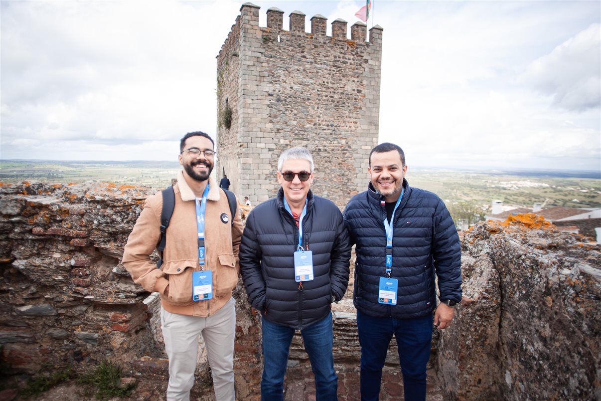 Bruno Heleno, da Trend, com Leandro Lima, da Império das Passagens, Sâmara Silva, da Tilevo Turismo, Emily Duarte, da Infinity, e Wallace Alvo, da Viagens e Turismo