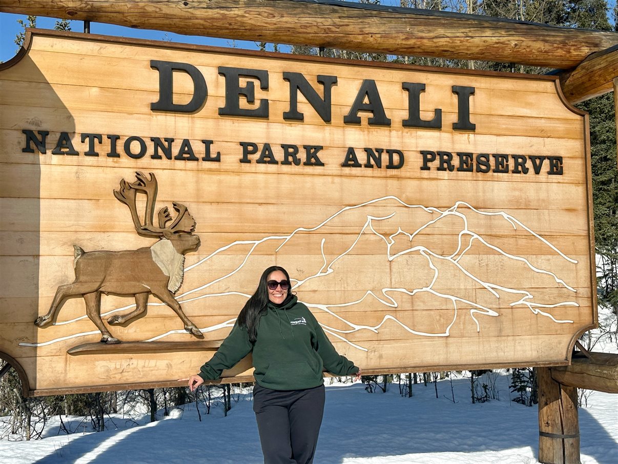 Grupo pronto para o café da manhã em Talkeetna, no Flying Squirrel, antes de pegar estrada