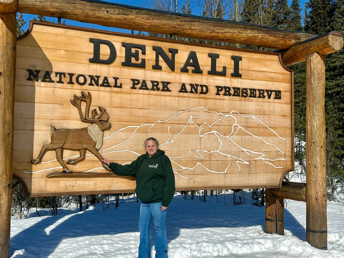Grupo pronto para o café da manhã em Talkeetna, no Flying Squirrel, antes de pegar estrada