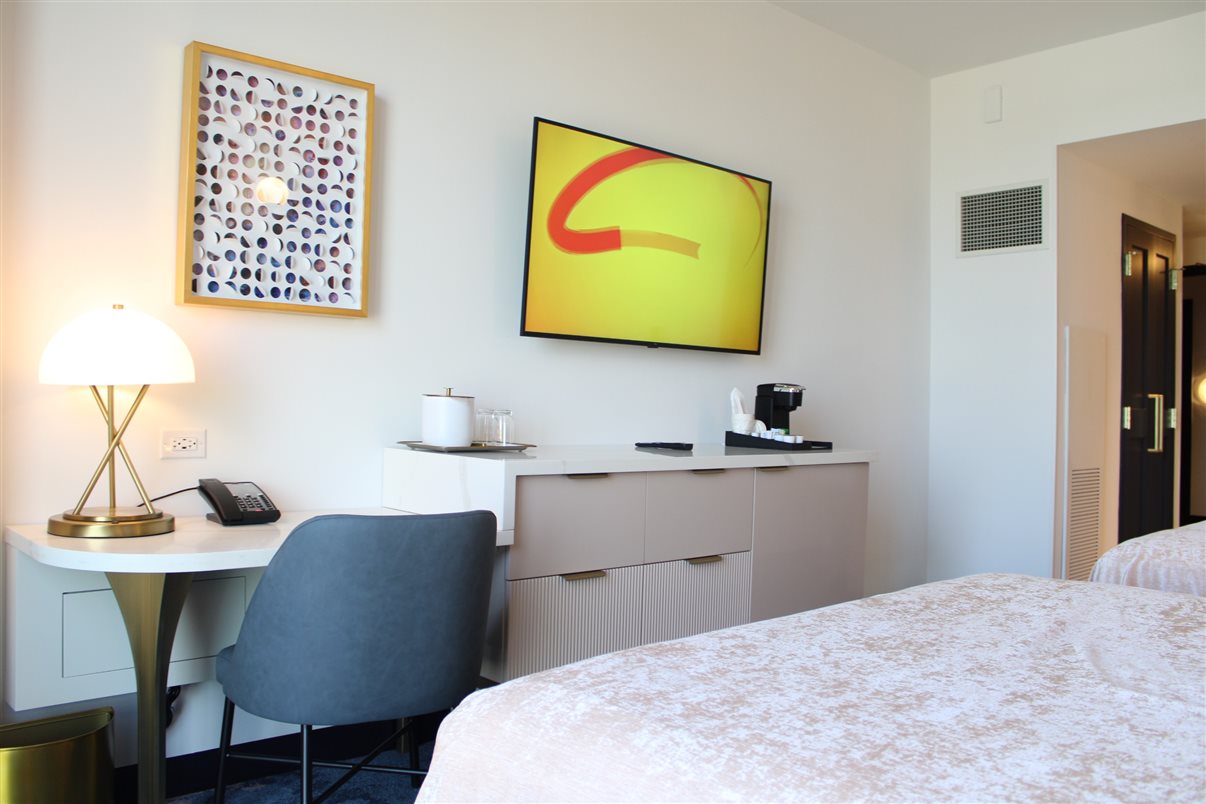 Essa é a vista de um dos apartamentos do Helios Grand Hotel: de cara para o Epic Universe