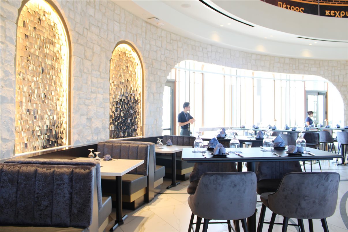 Essa é a vista de um dos apartamentos do Helios Grand Hotel: de cara para o Epic Universe