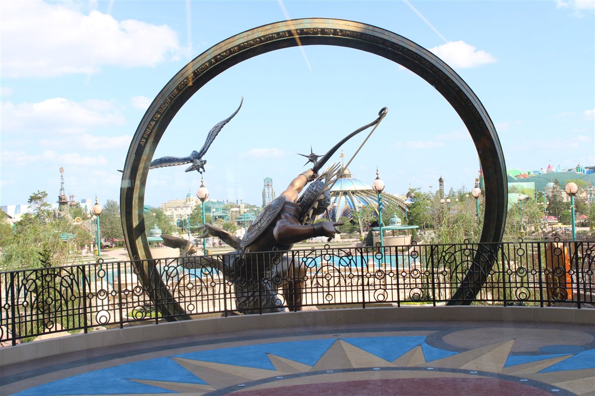 Essa é a vista de um dos apartamentos do Helios Grand Hotel: de cara para o Epic Universe