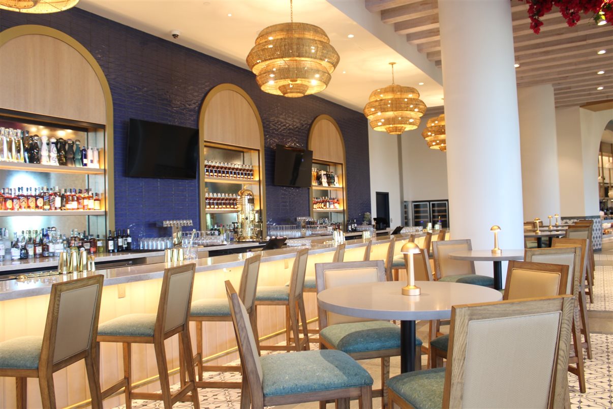 Essa é a vista de um dos apartamentos do Helios Grand Hotel: de cara para o Epic Universe