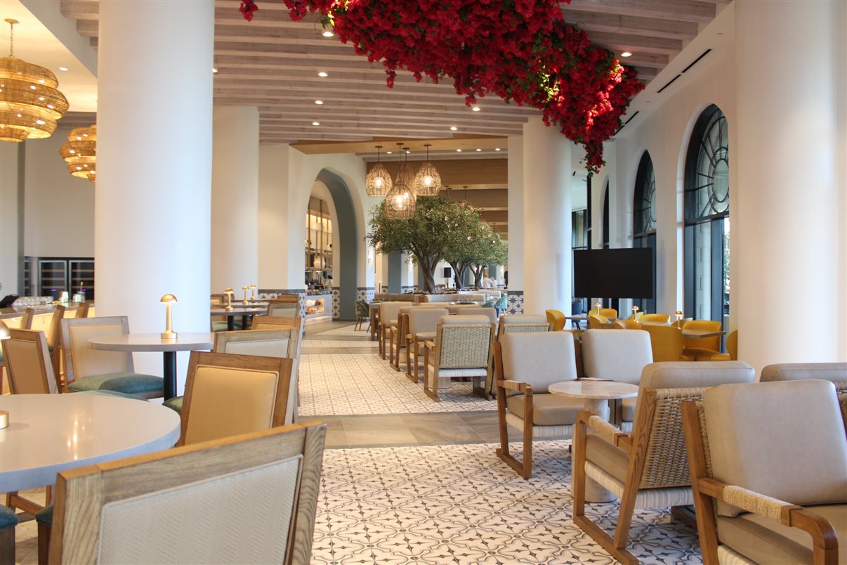 Essa é a vista de um dos apartamentos do Helios Grand Hotel: de cara para o Epic Universe