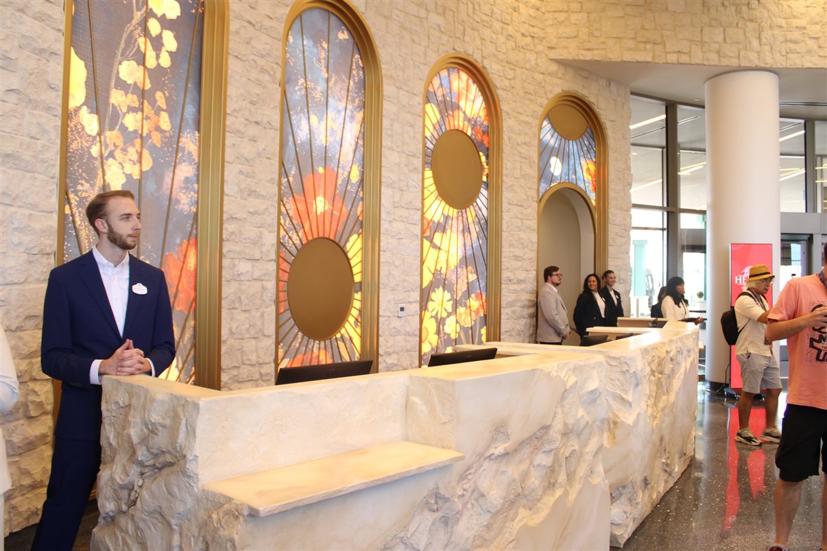 Essa é a vista de um dos apartamentos do Helios Grand Hotel: de cara para o Epic Universe