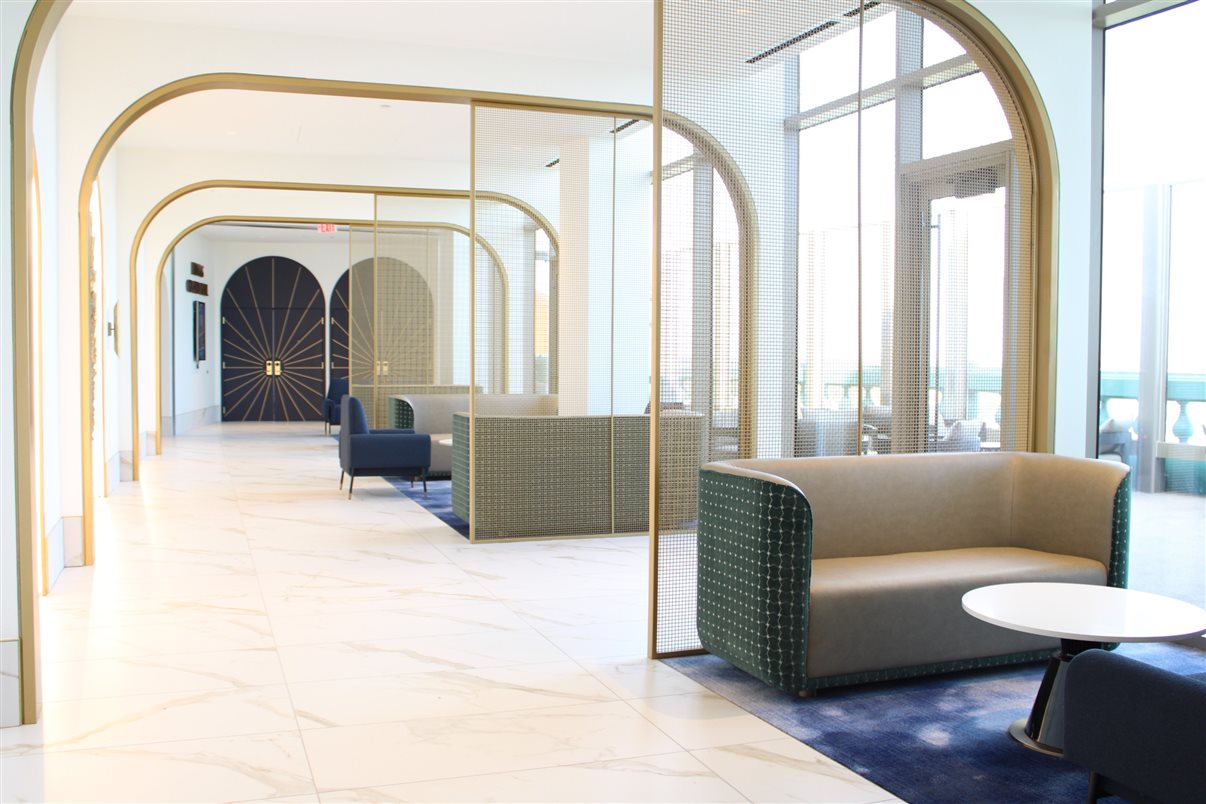 Essa é a vista de um dos apartamentos do Helios Grand Hotel: de cara para o Epic Universe