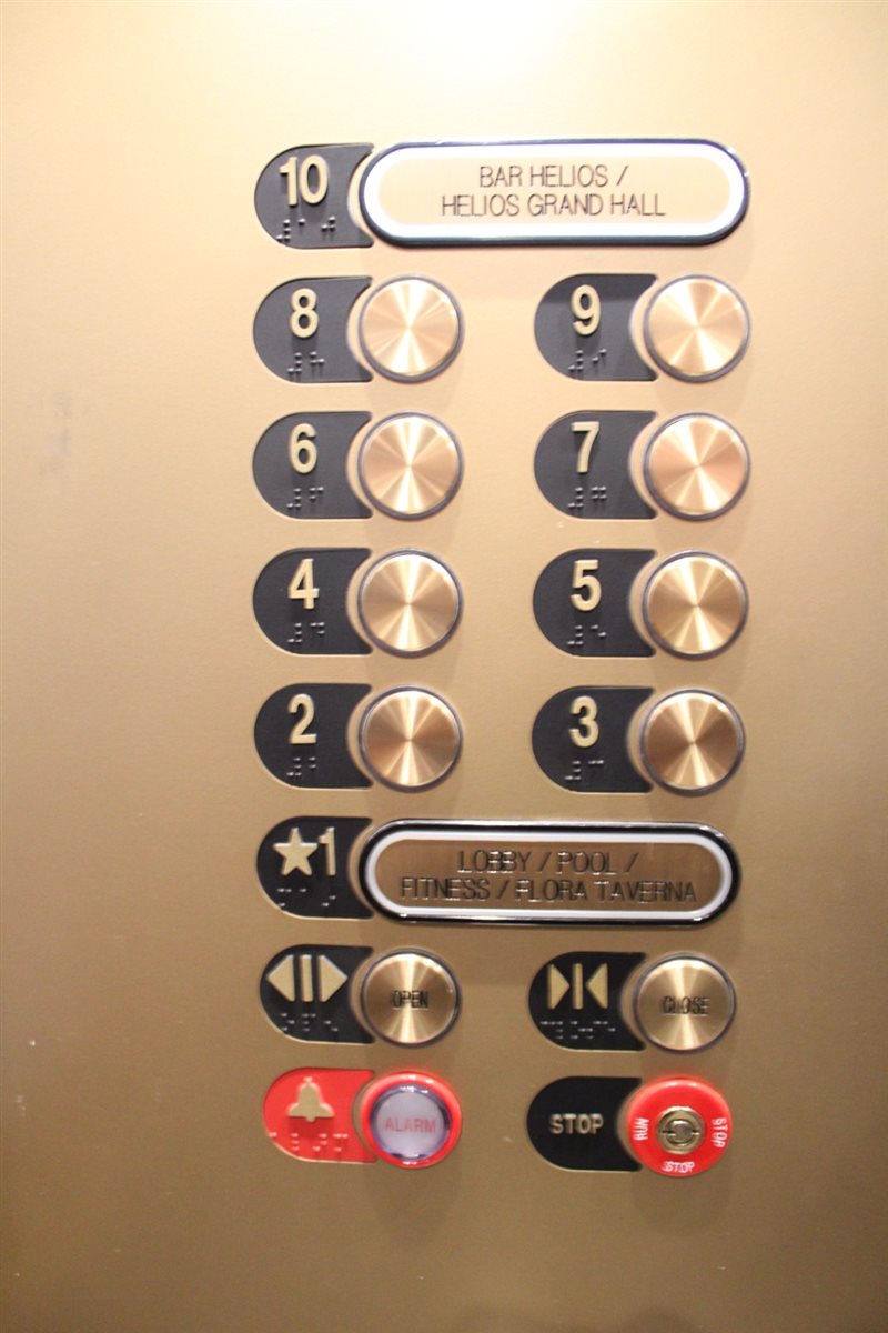 Essa é a vista de um dos apartamentos do Helios Grand Hotel: de cara para o Epic Universe