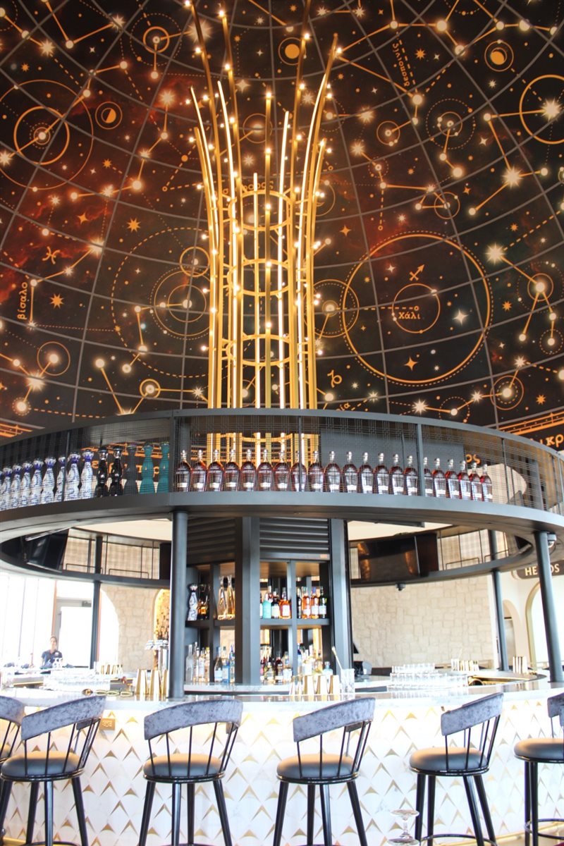 Essa é a vista de um dos apartamentos do Helios Grand Hotel: de cara para o Epic Universe