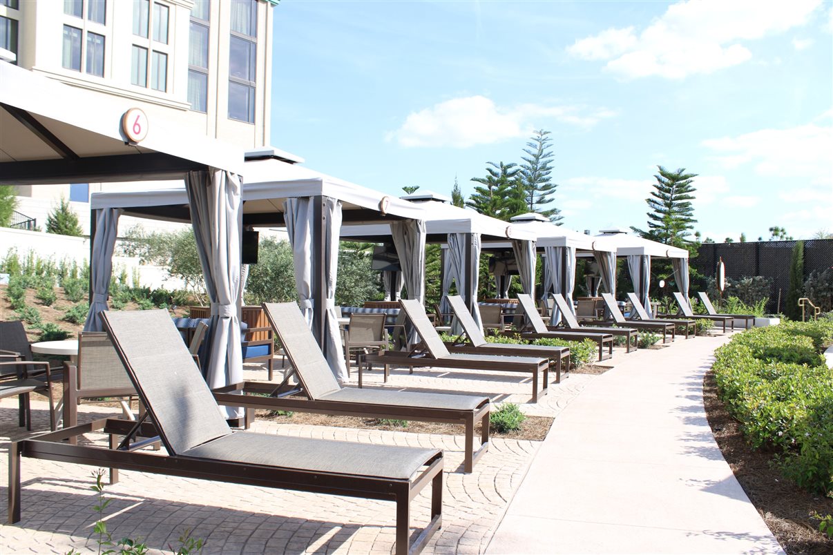 Essa é a vista de um dos apartamentos do Helios Grand Hotel: de cara para o Epic Universe