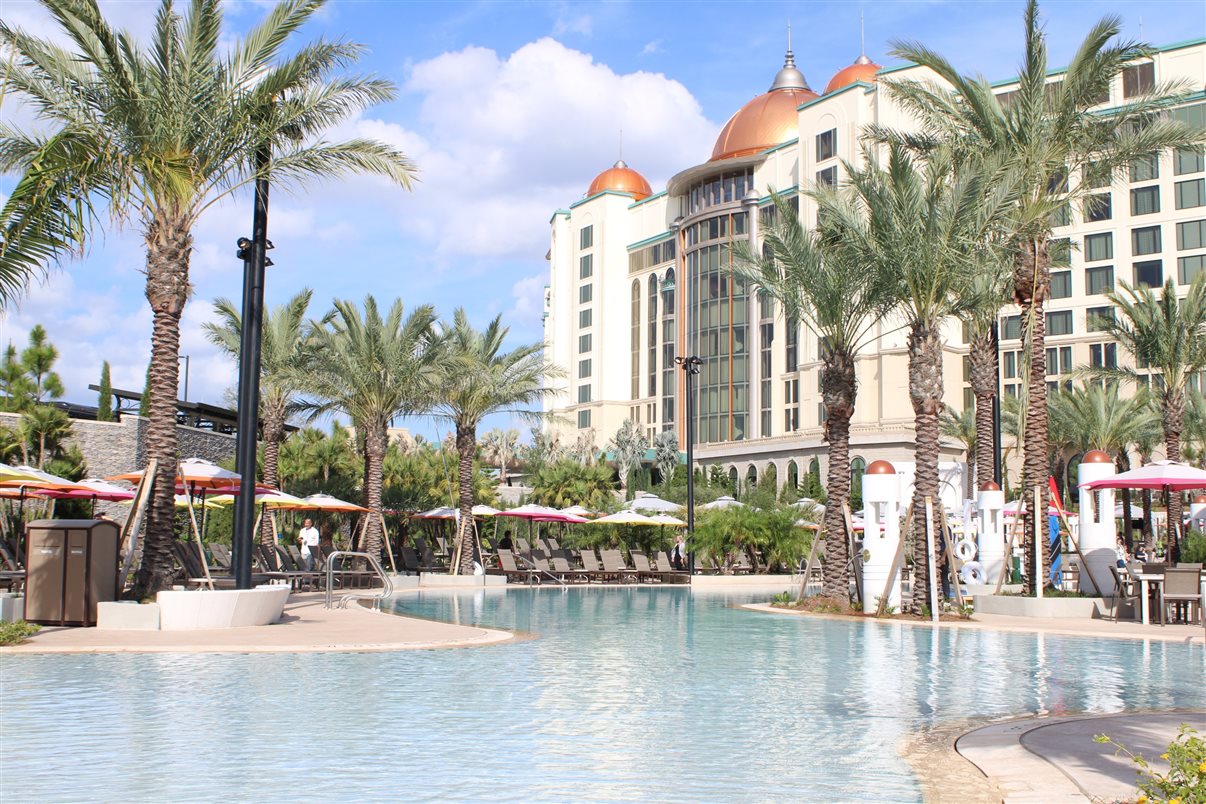 Essa é a vista de um dos apartamentos do Helios Grand Hotel: de cara para o Epic Universe