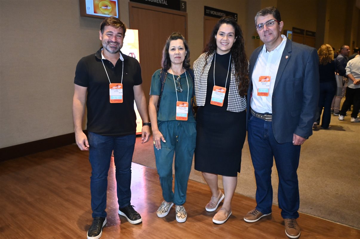 Marianna Alcorta, Bruno Waltrick e Juliana Assumpção, da Abav-SP/Aviesp