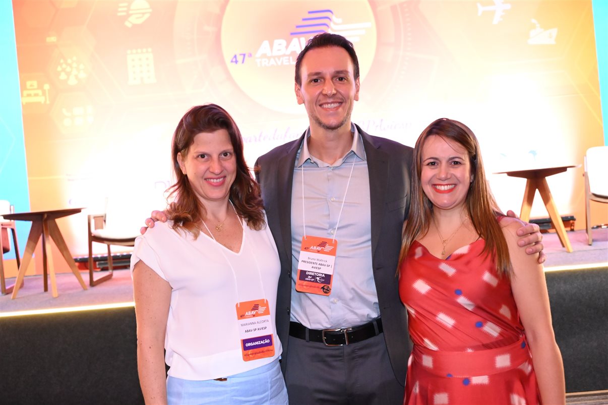 Marianna Alcorta, Bruno Waltrick e Juliana Assumpção, da Abav-SP/Aviesp