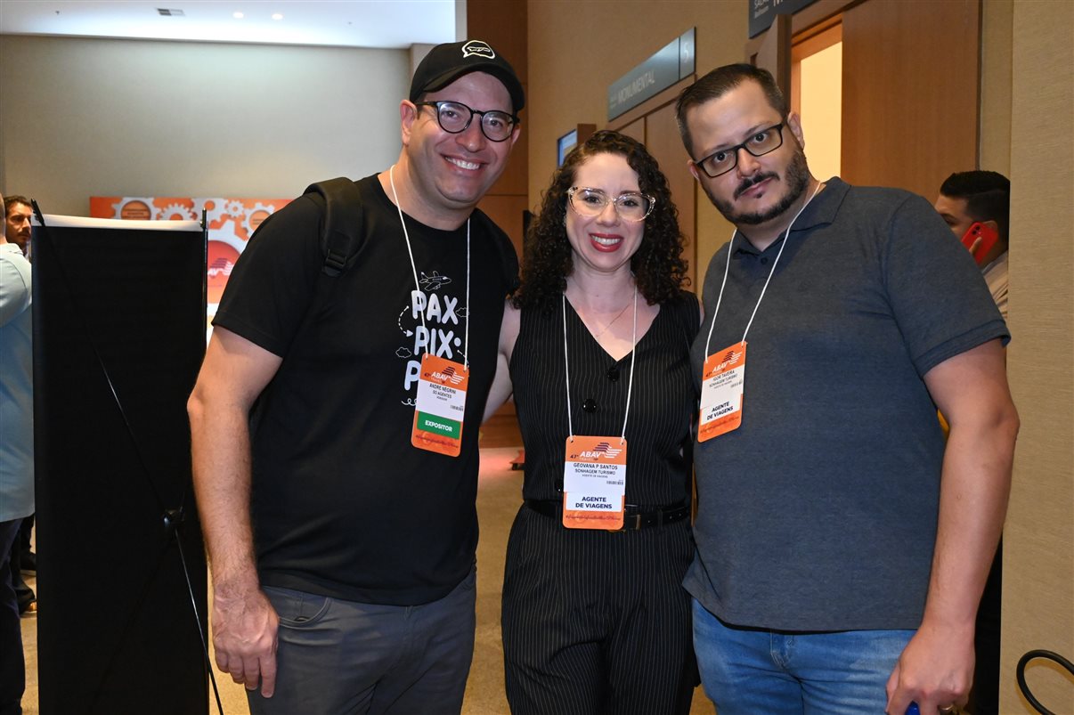 Marianna Alcorta, Bruno Waltrick e Juliana Assumpção, da Abav-SP/Aviesp