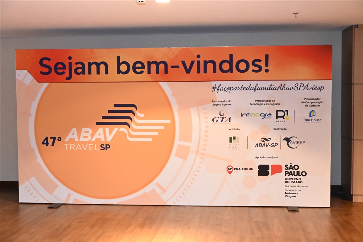 Marianna Alcorta, Bruno Waltrick e Juliana Assumpção, da Abav-SP/Aviesp