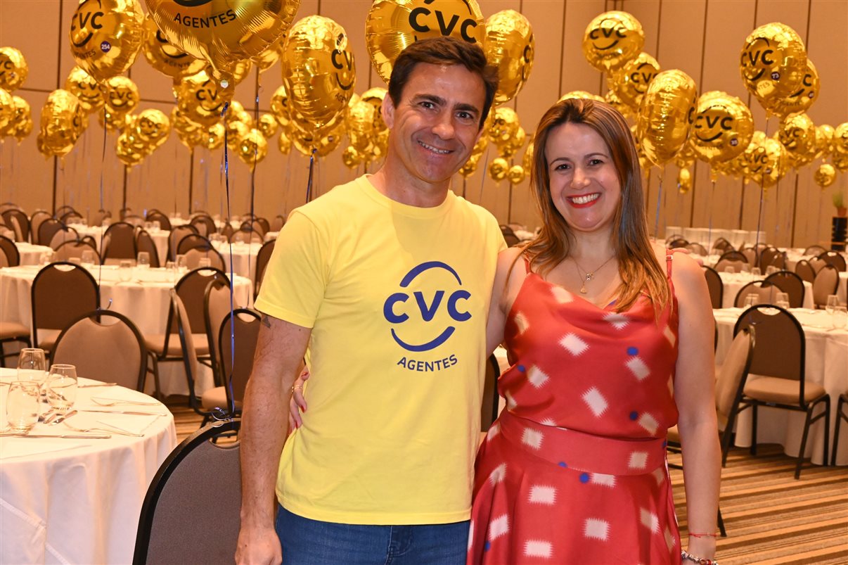 Equipes da CVC e PBTur preparam almoço para os agentes