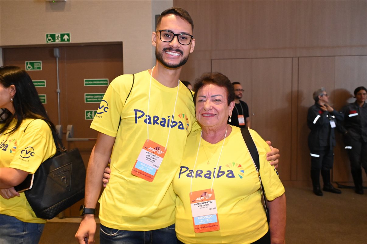 Equipes da CVC e PBTur preparam almoço para os agentes