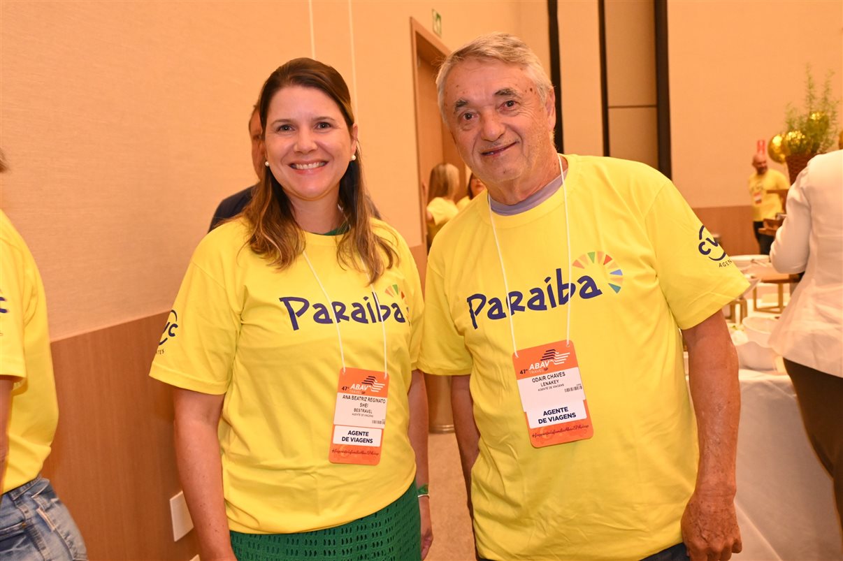 Equipes da CVC e PBTur preparam almoço para os agentes