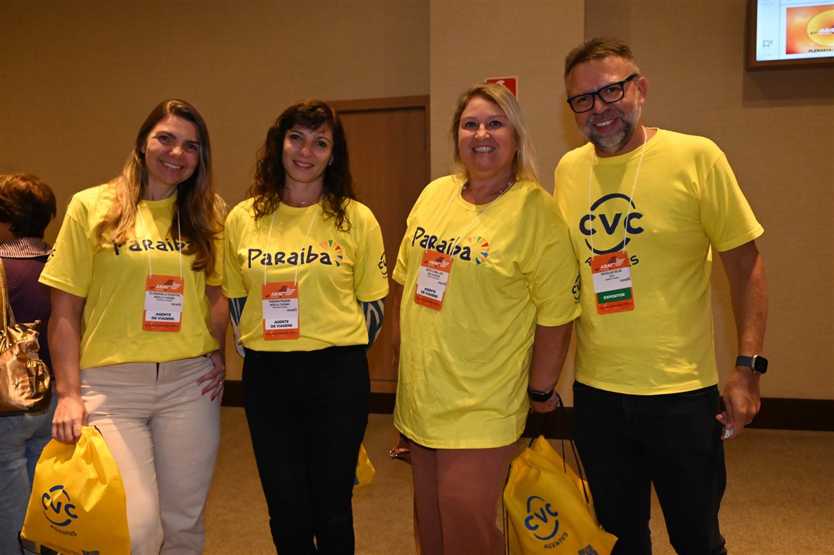 Equipes da CVC e PBTur preparam almoço para os agentes