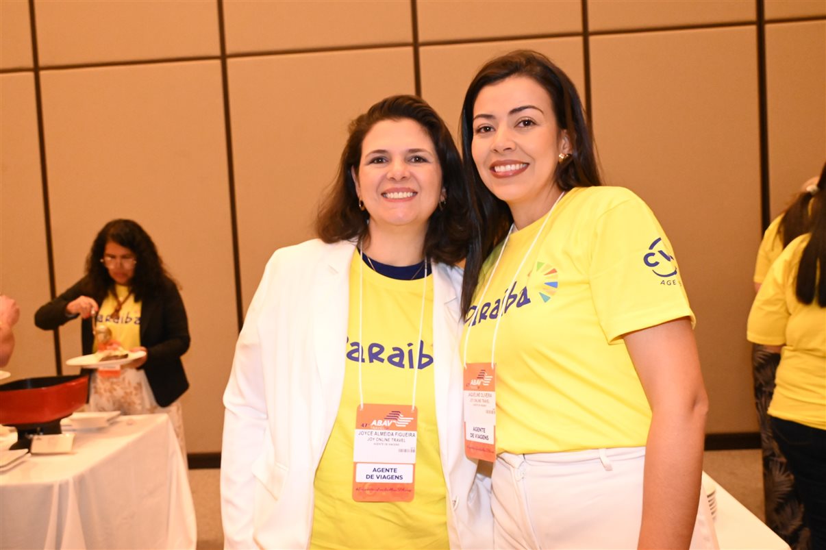 Equipes da CVC e PBTur preparam almoço para os agentes