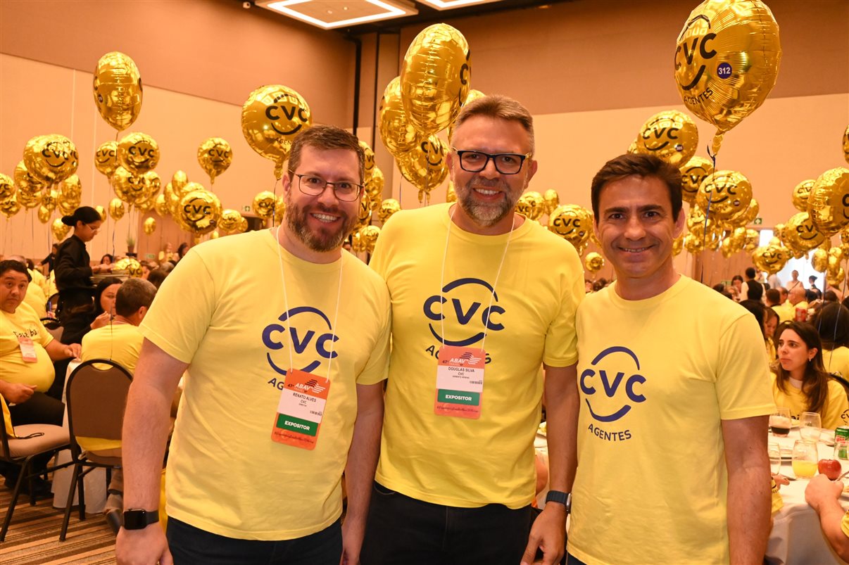 Equipes da CVC e PBTur preparam almoço para os agentes