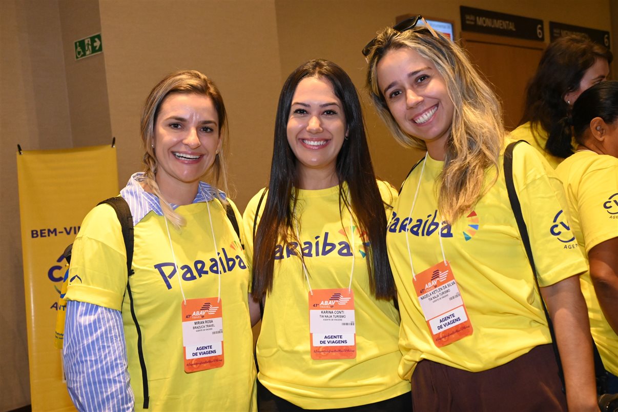 Equipes da CVC e PBTur preparam almoço para os agentes