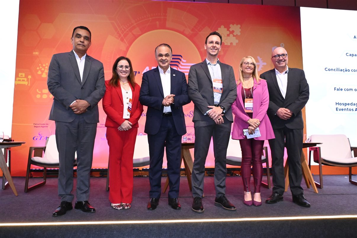 Tatiana Harfush e Luiz Castro, da Setur-BA