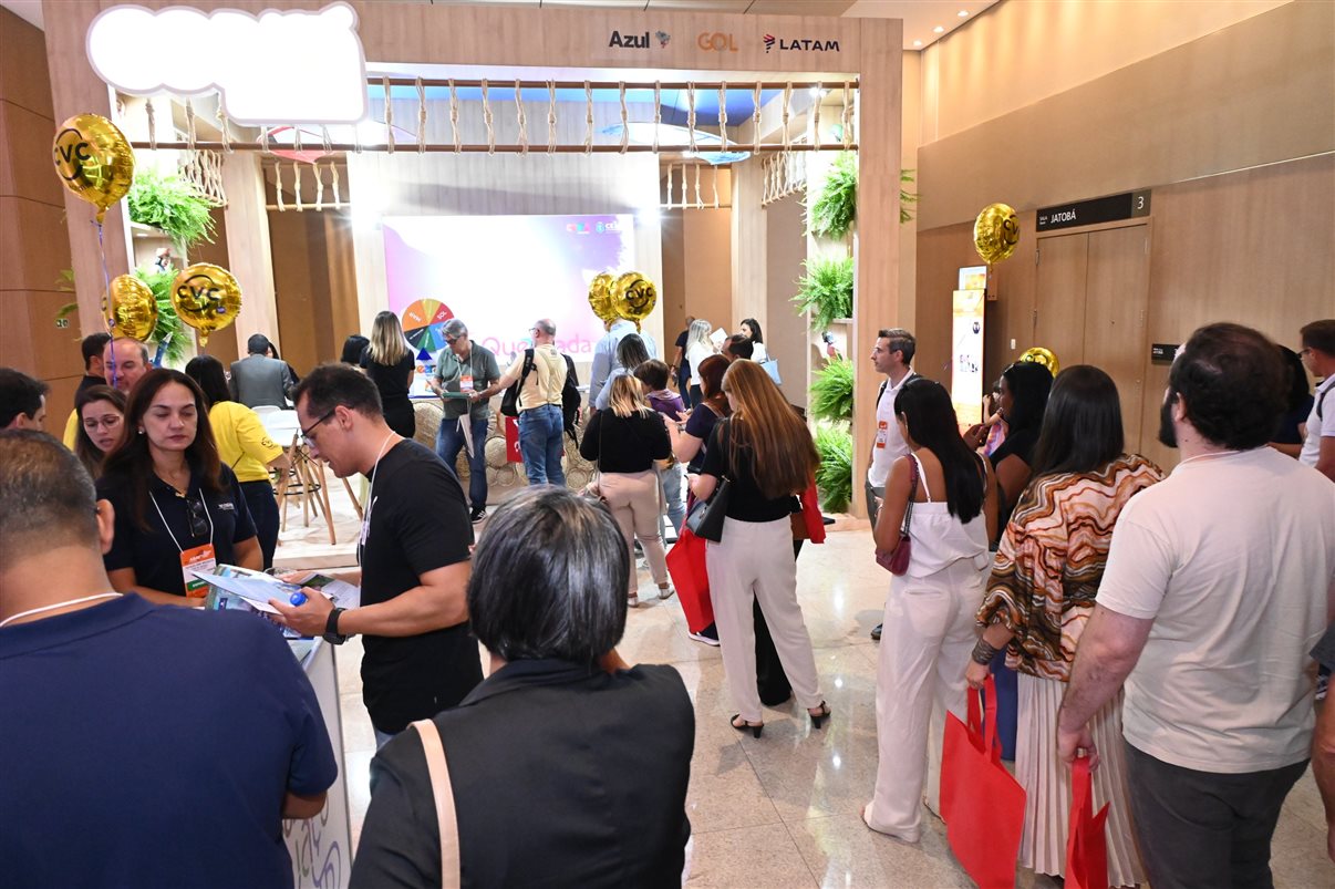 Tatiana Harfush e Luiz Castro, da Setur-BA