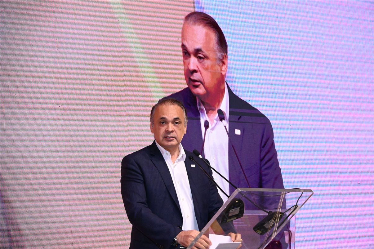 Tatiana Harfush e Luiz Castro, da Setur-BA